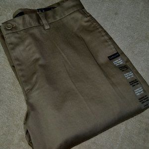 Van Heusen Khaki Dress pants Flat Front No Iron 32